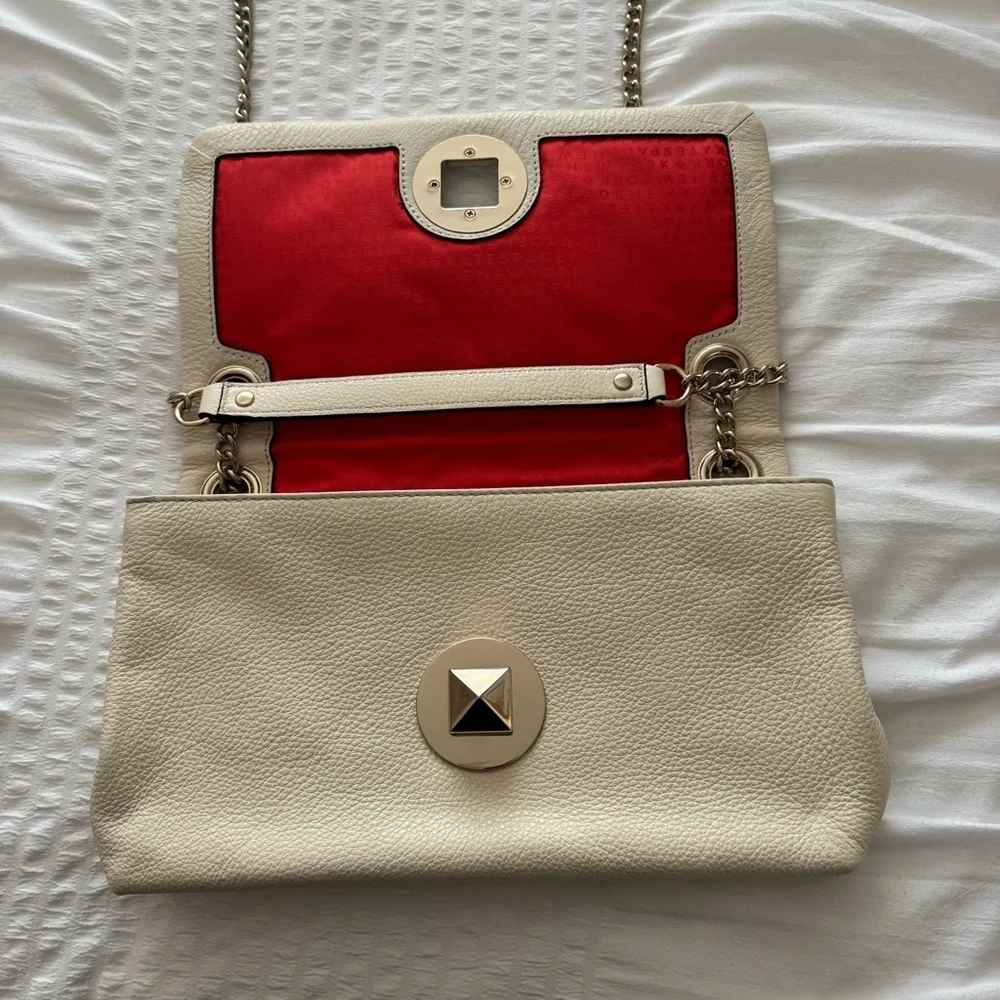 Kate Spade Astor Court Cynthia Shoulder Bag In Cream with Gold-tone Hardware